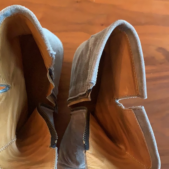 Fiorentini and Baker suede ankle boots. - Picture 4 of 4